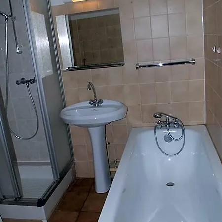 Apart Otel Creole